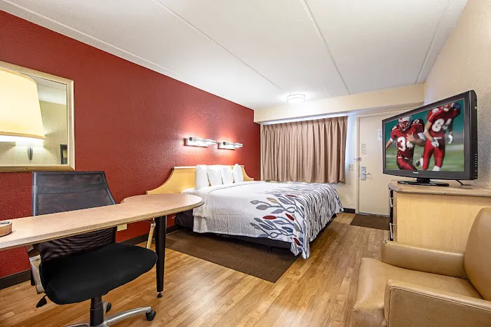 Red Roof Inn Erie – I-90 4