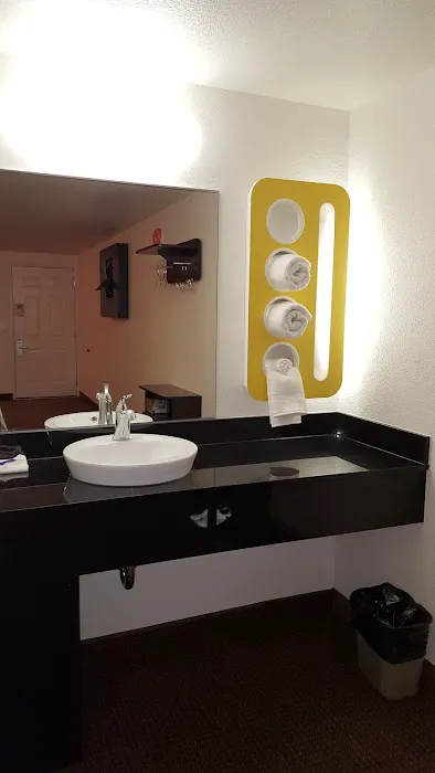 Motel 6 Erie, PA 4