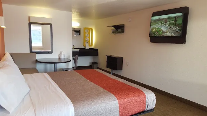 Motel 6 Erie, PA 4