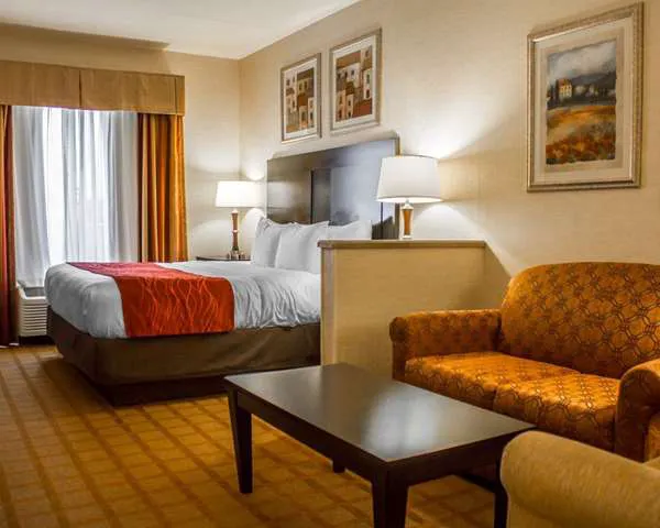 Comfort Suites 4