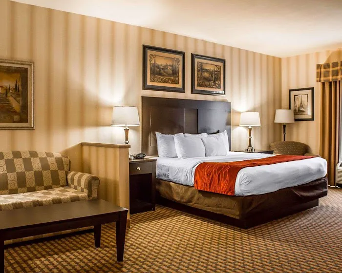 Comfort Suites 4