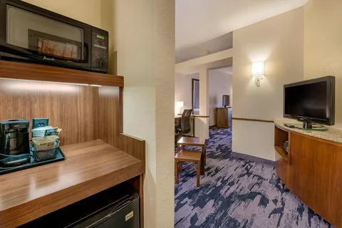 Fairfield Inn & Suites Slippery Rock 4