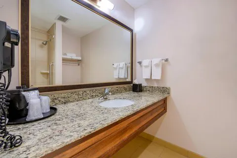Fairfield Inn & Suites Slippery Rock 4