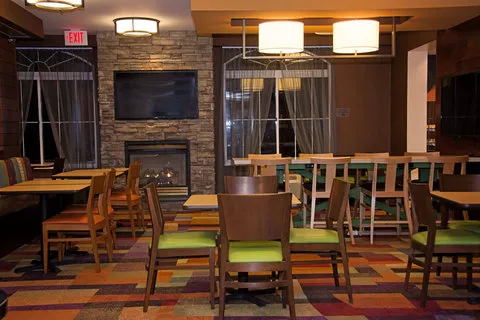Fairfield Inn & Suites Butler 4