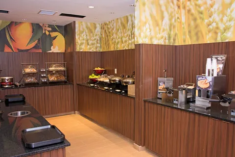 Fairfield Inn & Suites Butler 4