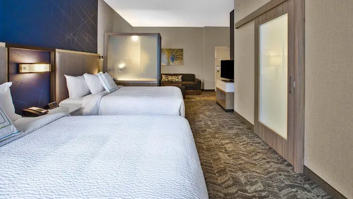 SpringHill Suites Pittsburgh Butler/Centre City 4