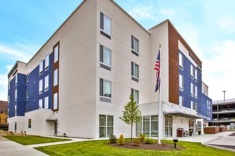 SpringHill Suites Pittsburgh Butler/Centre City 4