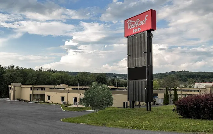 Red Roof Inn Clearfield 4