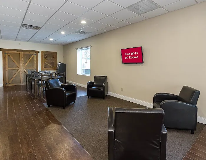 Red Roof Inn Clearfield 4
