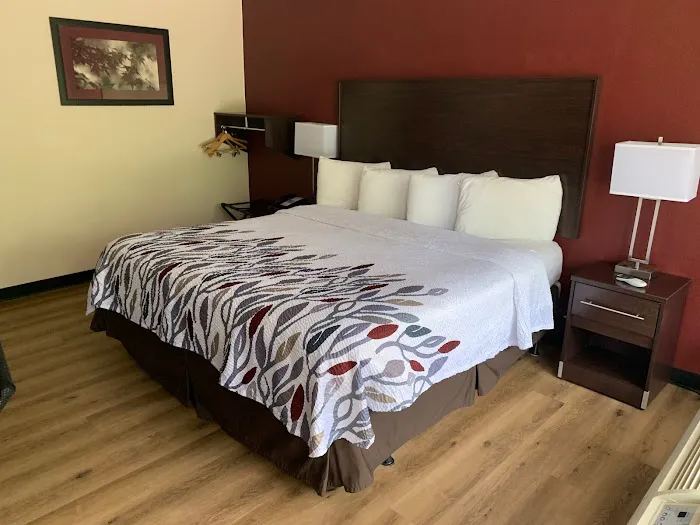 Red Roof Inn Clearfield 4