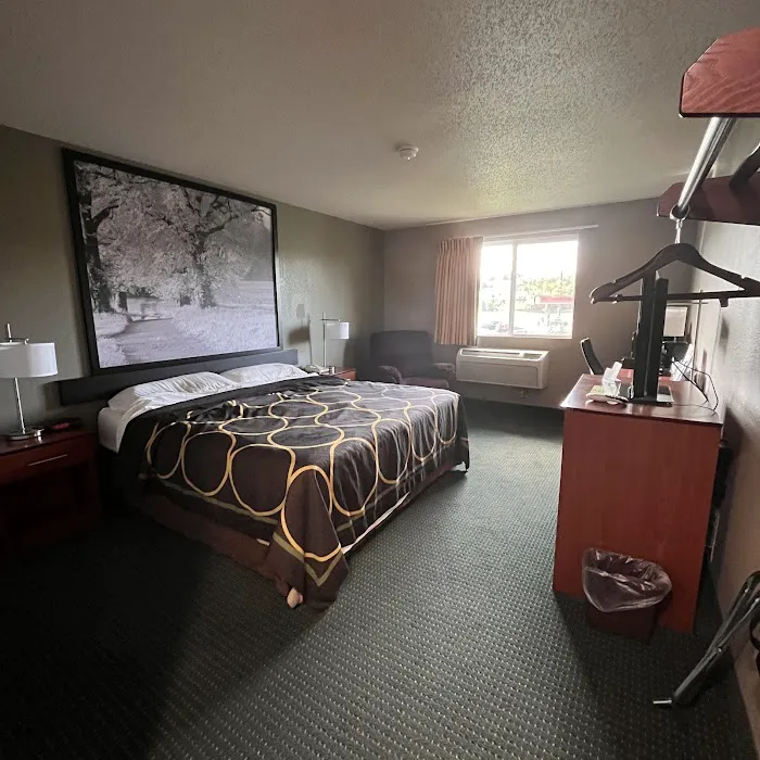 Super 8 by Wyndham Clearfield 4