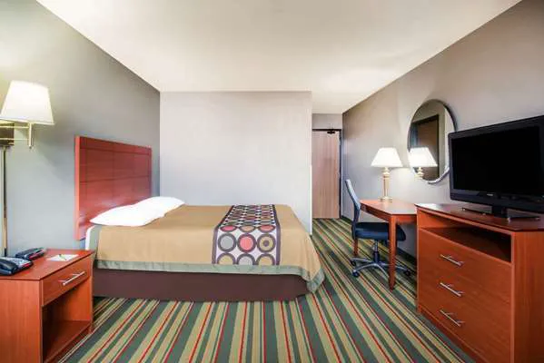 Super 8 by Wyndham Clearfield 4