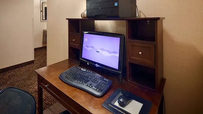 Best Western Plus Executive Inn 4