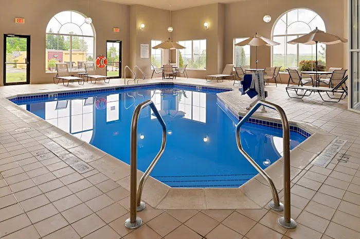 Holiday Inn Express & Suites St Marys by IHG 4