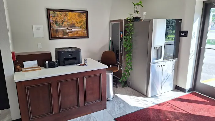 Elker Inn & Suites 4
