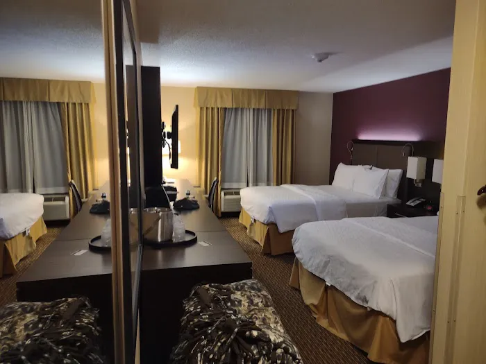 Holiday Inn Express & Suites Clearfield, an IHG Hotel 4