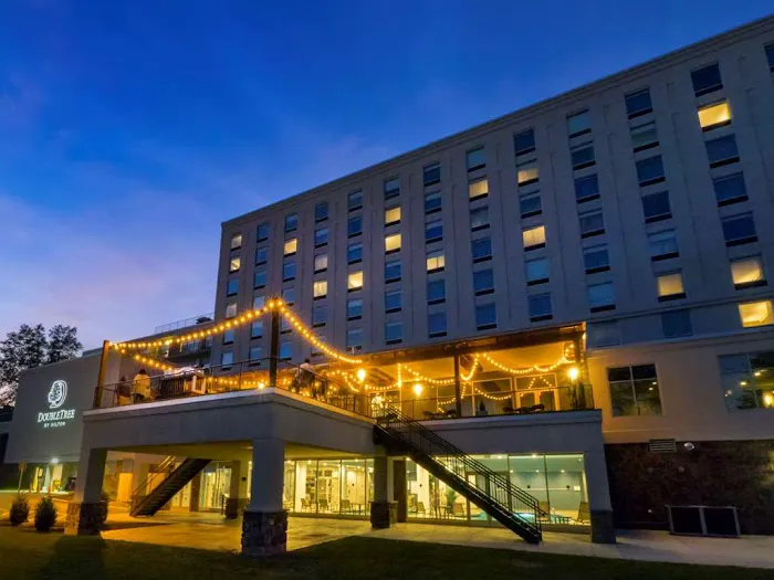 DoubleTree by Hilton Hotel Niagara Falls New York 4