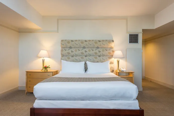 The Breakwater Inn 5