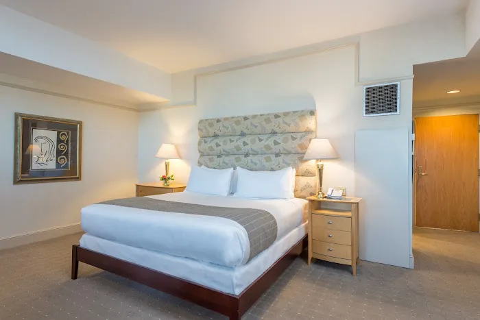 The Breakwater Inn 5