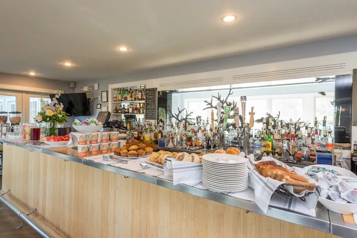 The Breakwater Inn 5