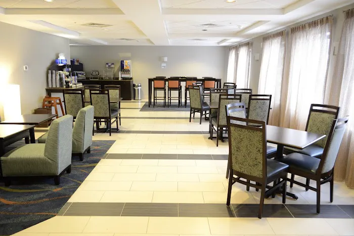 Holiday Inn Express Biddeford by IHG 4