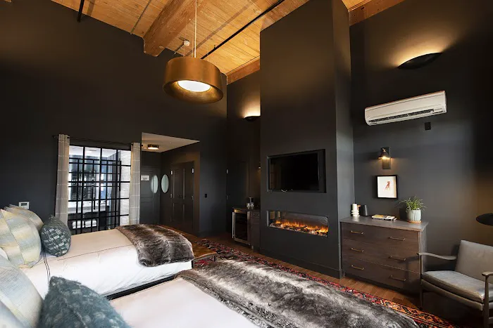 The Lincoln Hotel 4