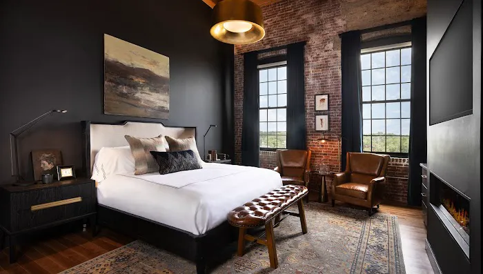 The Lincoln Hotel 4