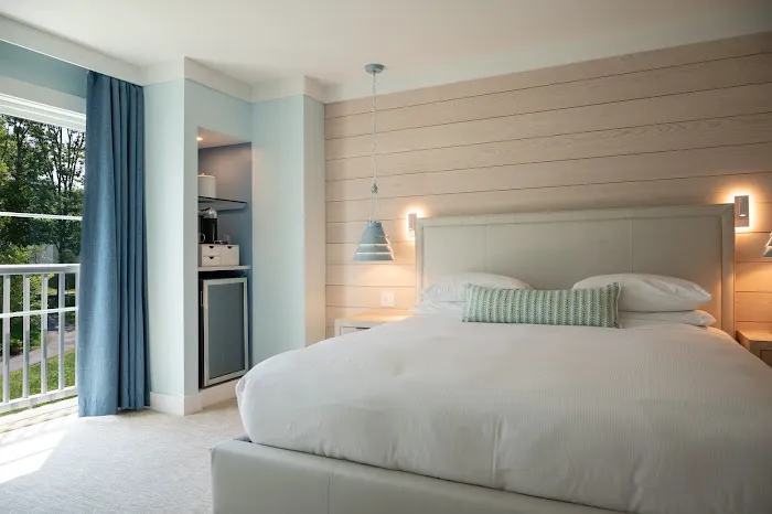 The Colony Hotel 5