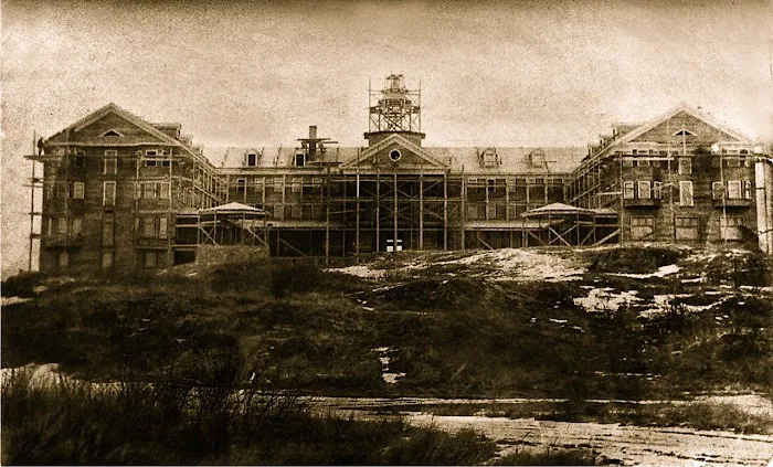 The Colony Hotel 5