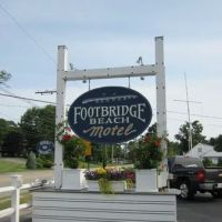 Footbridge Beach Motel & Cottages