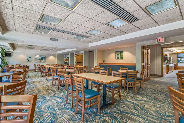 Quality Inn 4