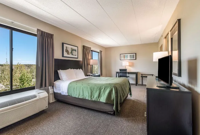 Quality Inn 4