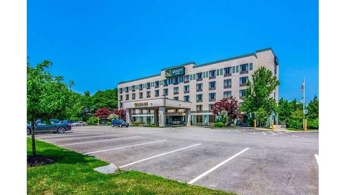Quality Inn 4
