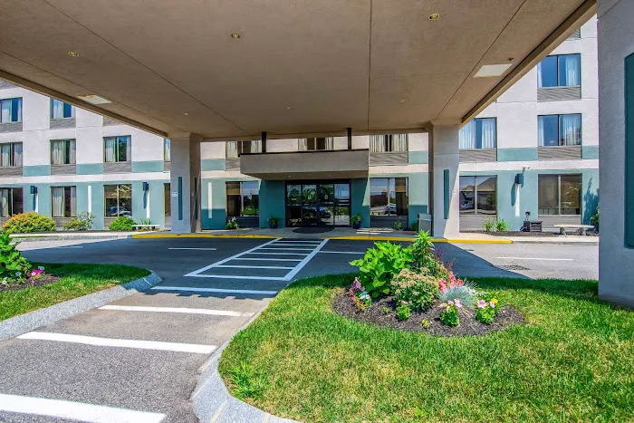Quality Inn 4