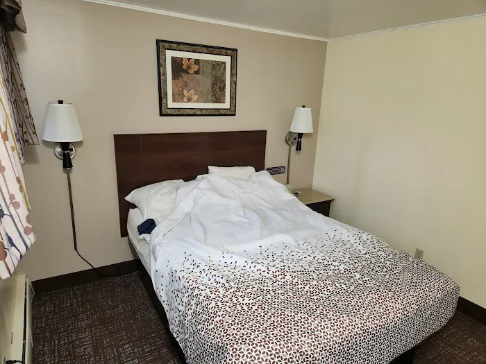 Travelers Inn 5
