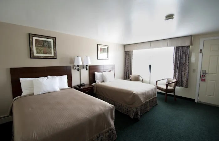 Travelers Inn 5