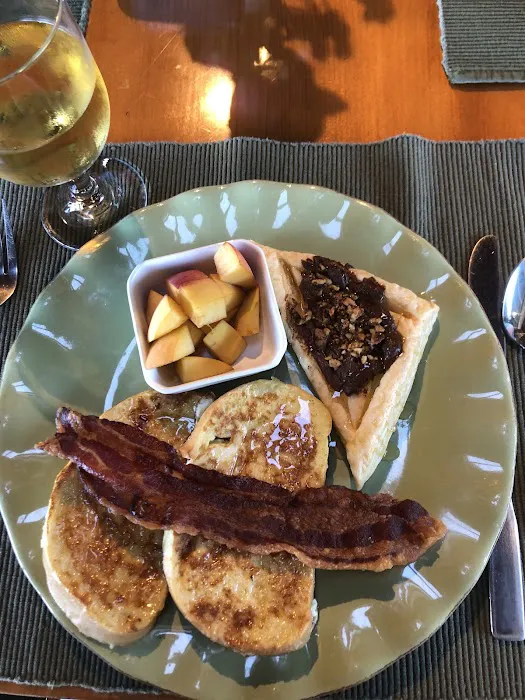Log Cabin Island Inn 5
