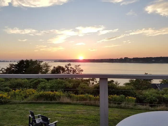 Log Cabin Island Inn 5