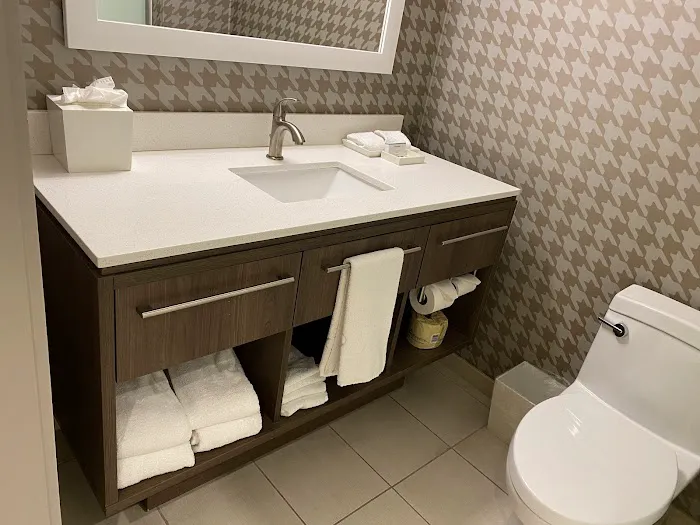 Home2 Suites by Hilton Portland Airport ME 4