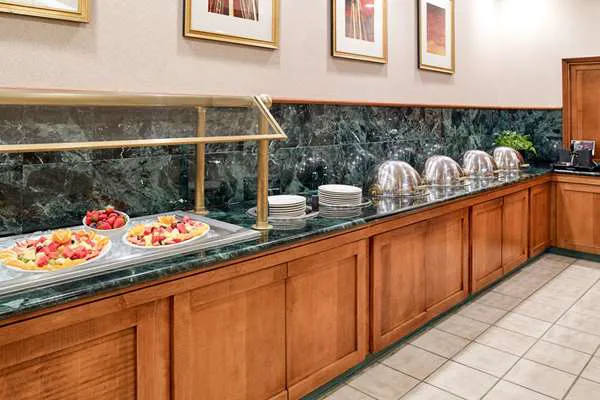 Clarion Hotel Airport 5