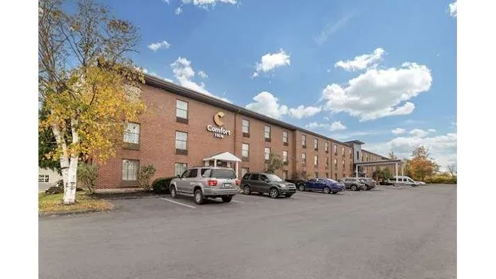 Comfort Inn Airport 4