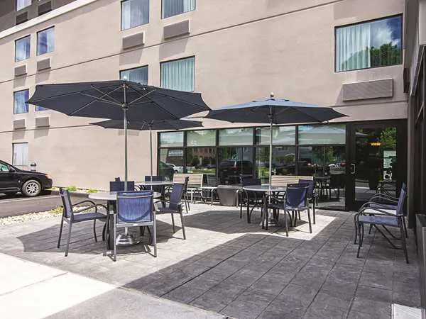 La Quinta Inn & Suites by Wyndham Portland 5