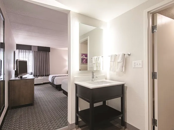 La Quinta Inn & Suites by Wyndham Portland 5