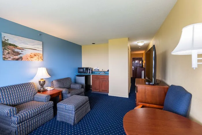 Fireside Inn & Suites Belfast Ocean's Edge 4