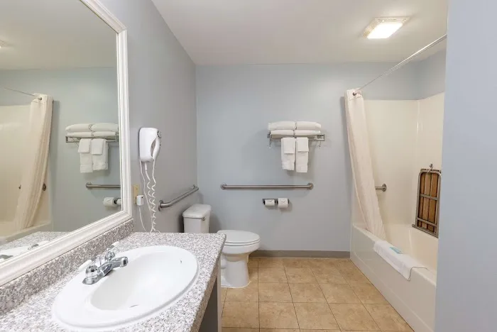 Fireside Inn & Suites Belfast Ocean's Edge 4