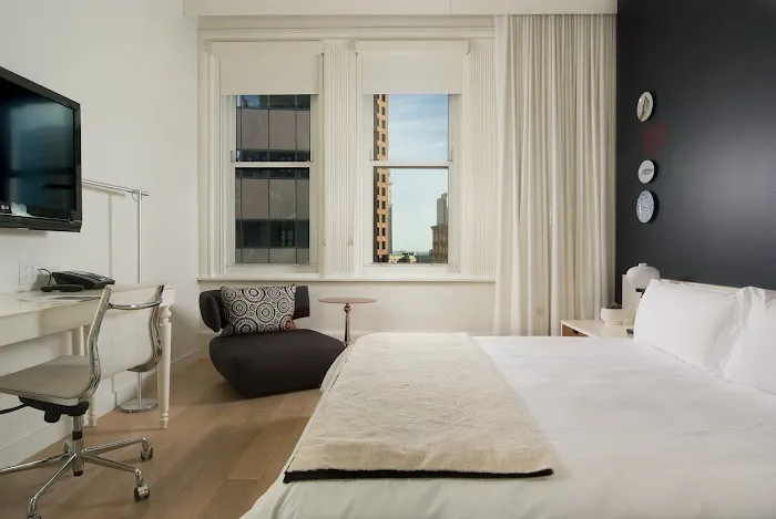 Ames Boston Hotel, Curio Collection by Hilton 5