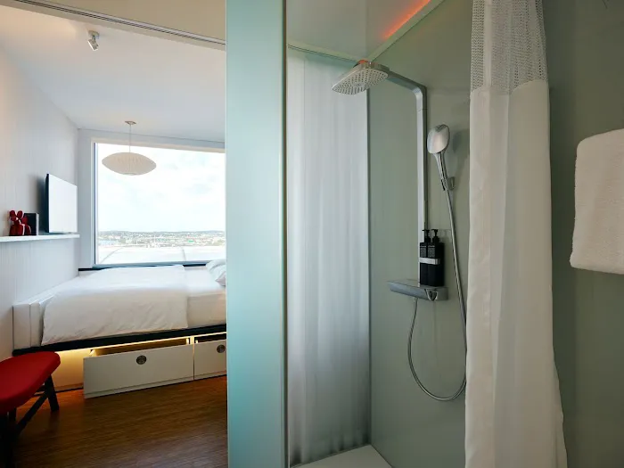 citizenM Boston North Station hotel 5