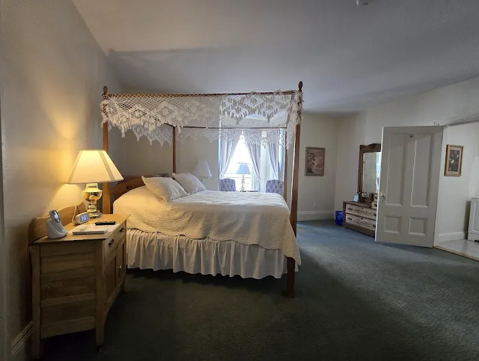The Salem Inn 4