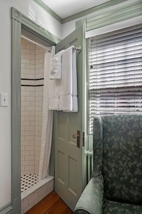 Fidelia Bridges Guest House - Hawthorne Hotel 4