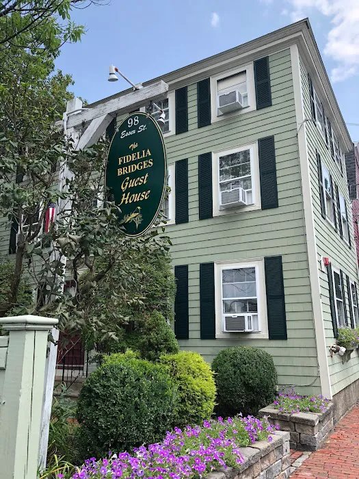 Fidelia Bridges Guest House - Hawthorne Hotel 4